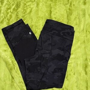 Lululemon Pace Rival Legging 22” Size 6. Black Camouflage